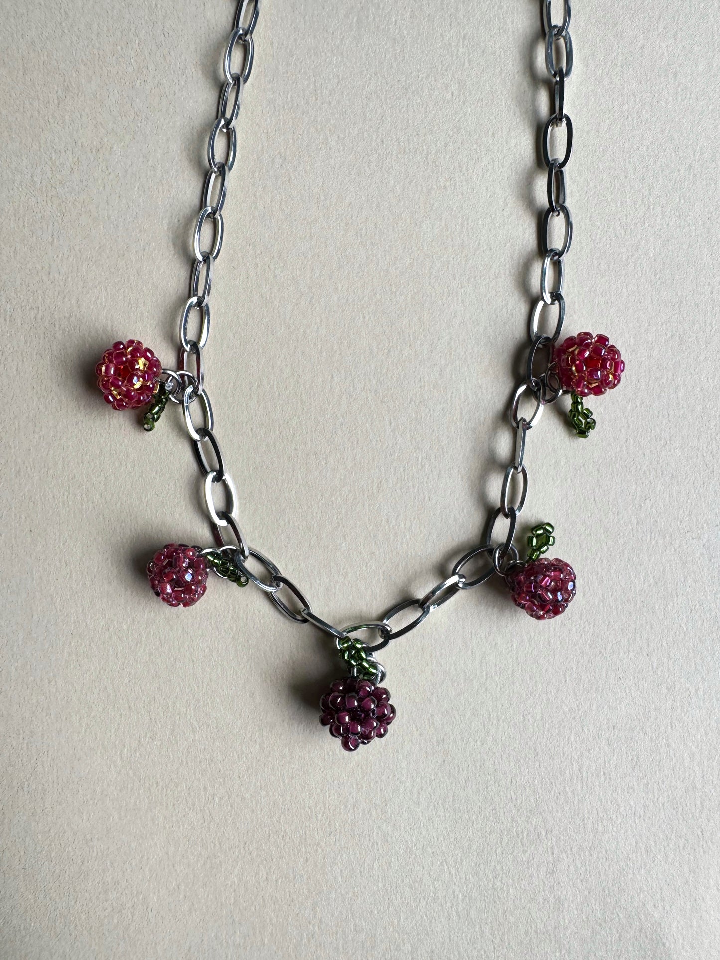 Collier multi charms de fruits