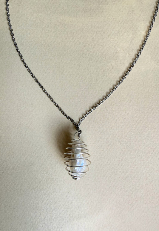 Collier sphère avec perle baroque naturelle