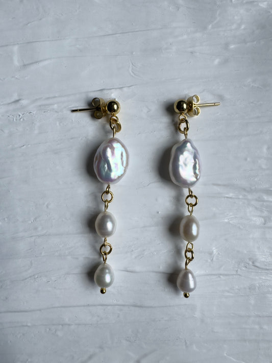 Boucles d’oreilles pendantes de perles d’eau douce