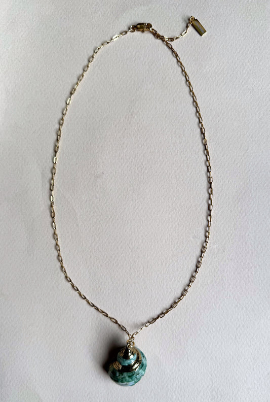 Collier pendentif coquillage