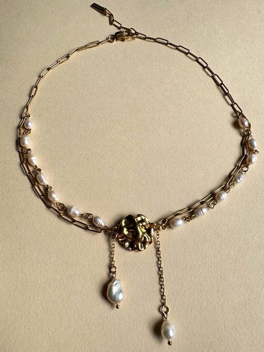 Collier superposé de perles d’eau douce