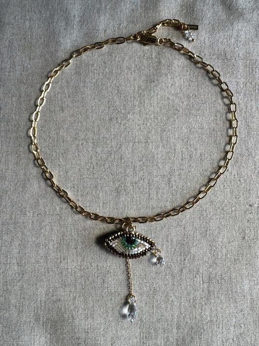 Collier pendentif oeil brodé