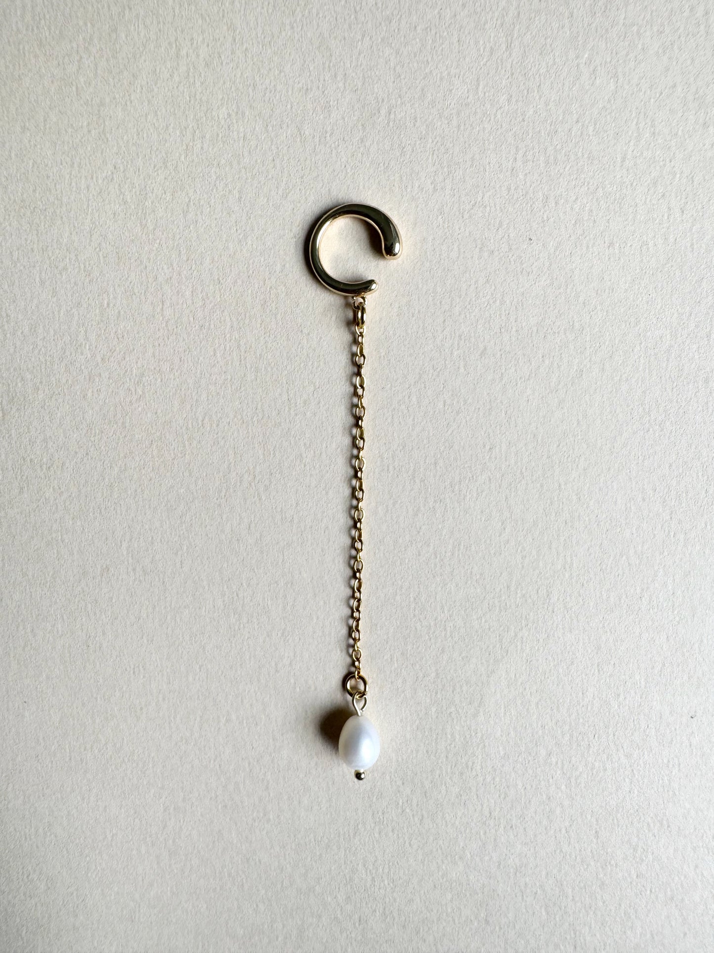 Ohrklemme mit Perlen und Gold