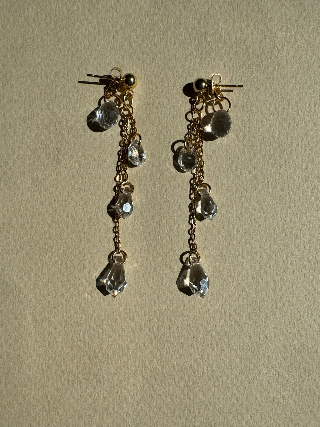 Boucles d’oreilles cascade avec pendantes gouttes
