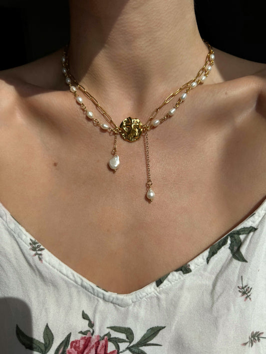 Collier superposé de perles d’eau douce