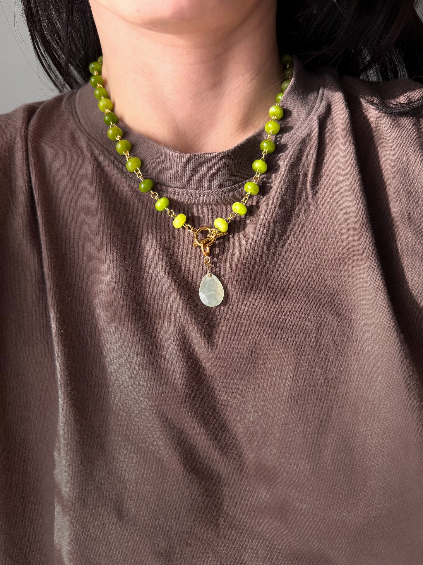 Halskette aus apfelgrünem Jade