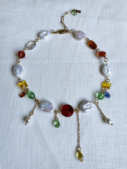 Collier de perles baroques et de cristaux multicolores
