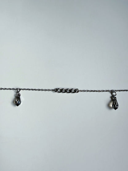 Chaîne de visage argentée avec pendentifs gouttes