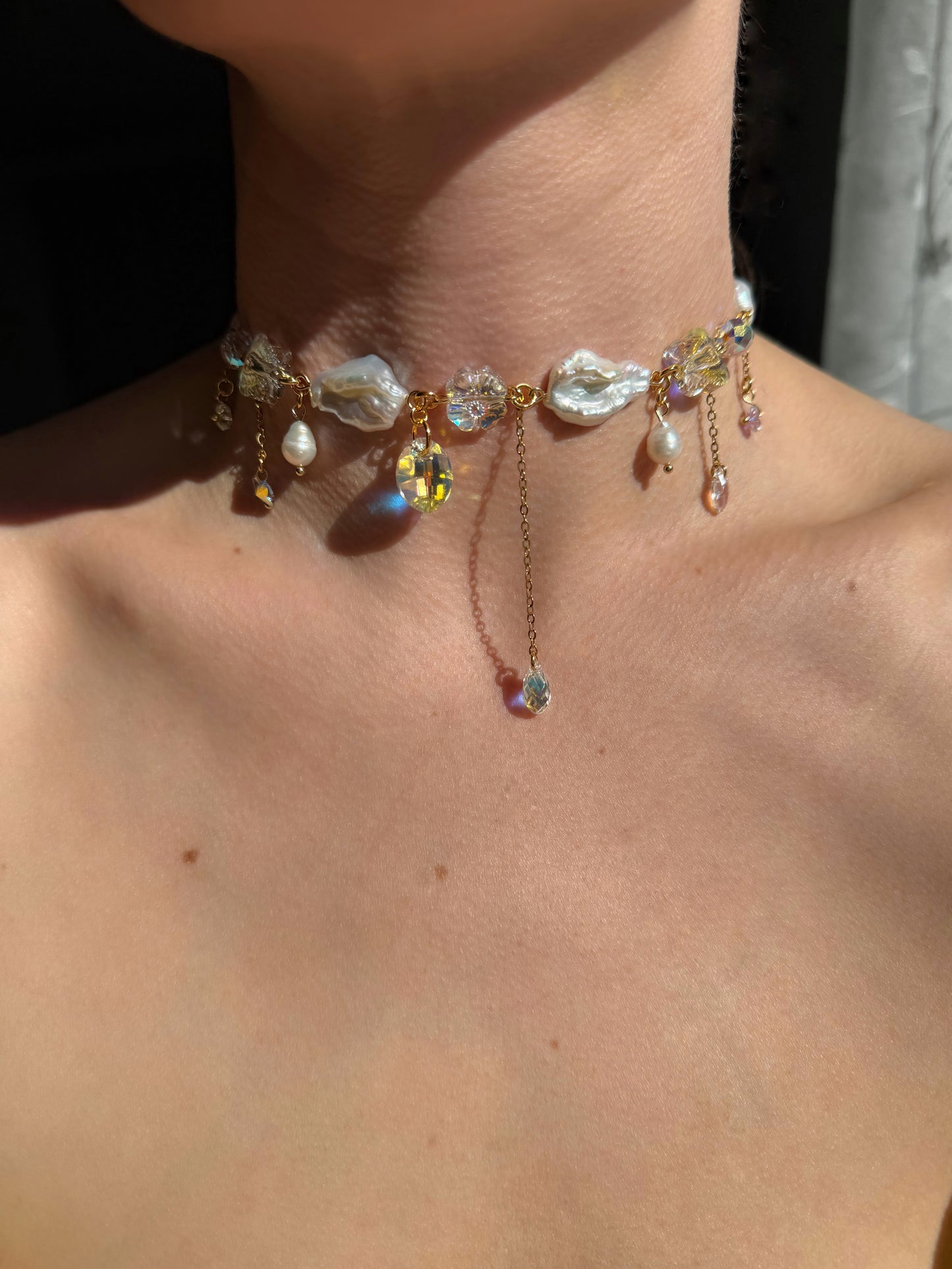 Chocker de perles baroques et de cristaux AB