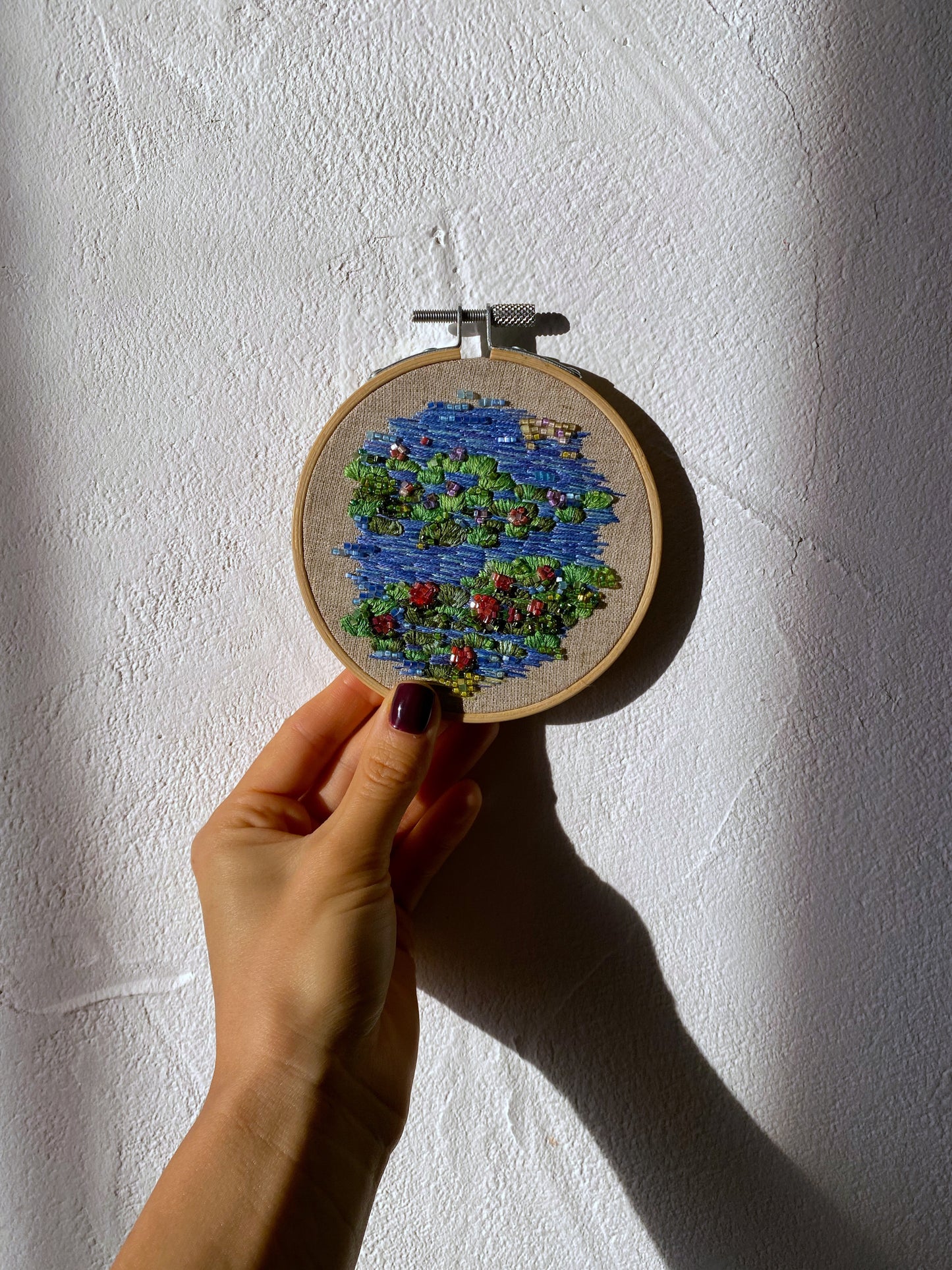 Décoration murale broderie Les Nymphéas