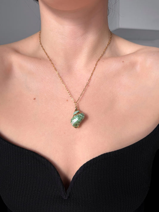 Collier pendentif coquillage