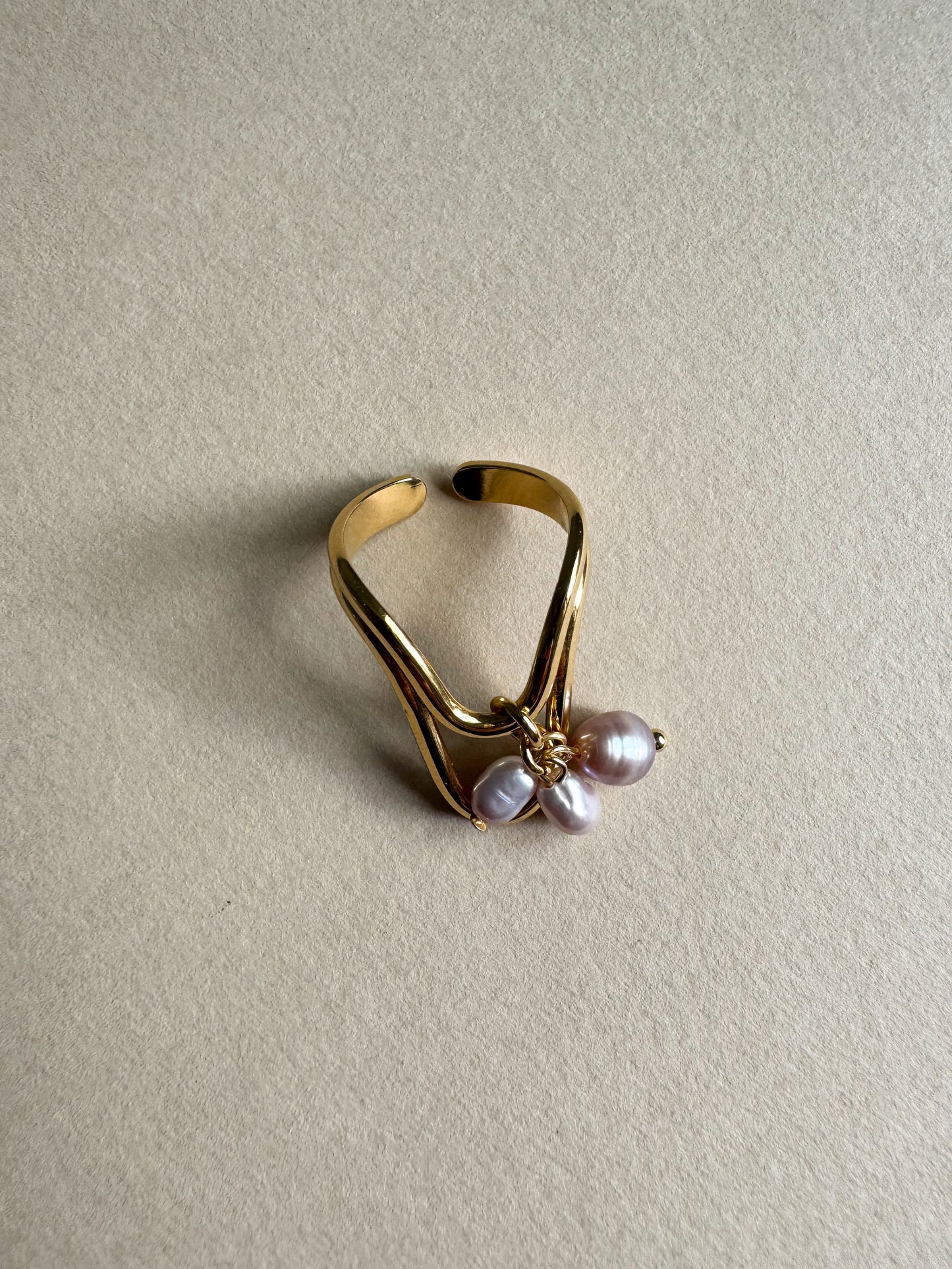 Gold- und Perlenring