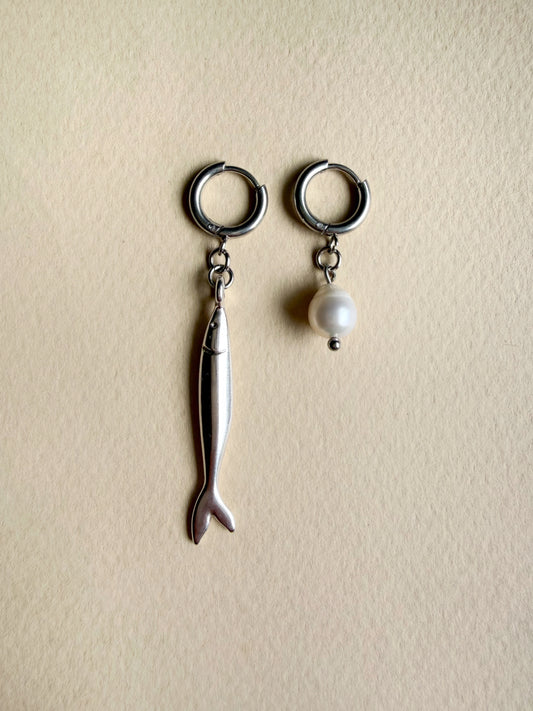 Boucles d’oreilles argentées Fish & Pearl