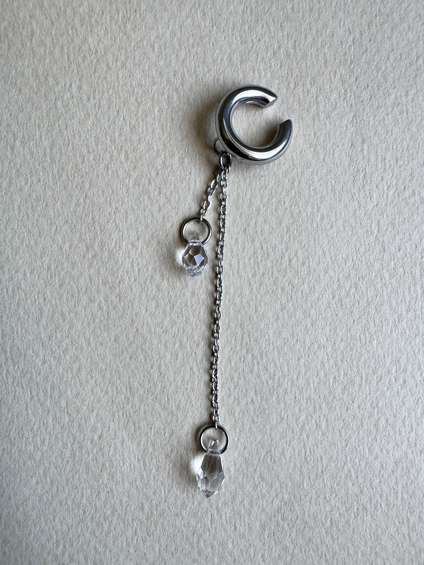Tropfenförmiger Ohrschmuck