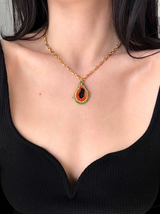 Collier pendentif fruit du papaye