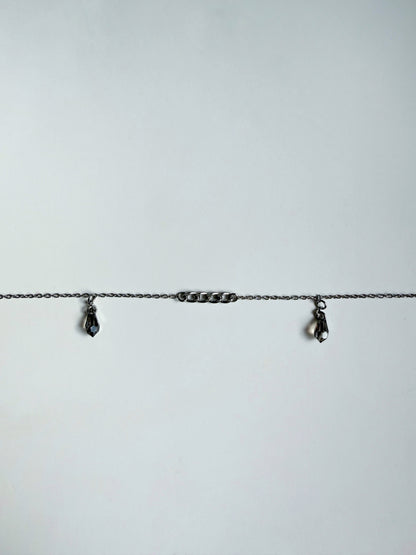 Chaîne de visage argentée avec pendentifs gouttes