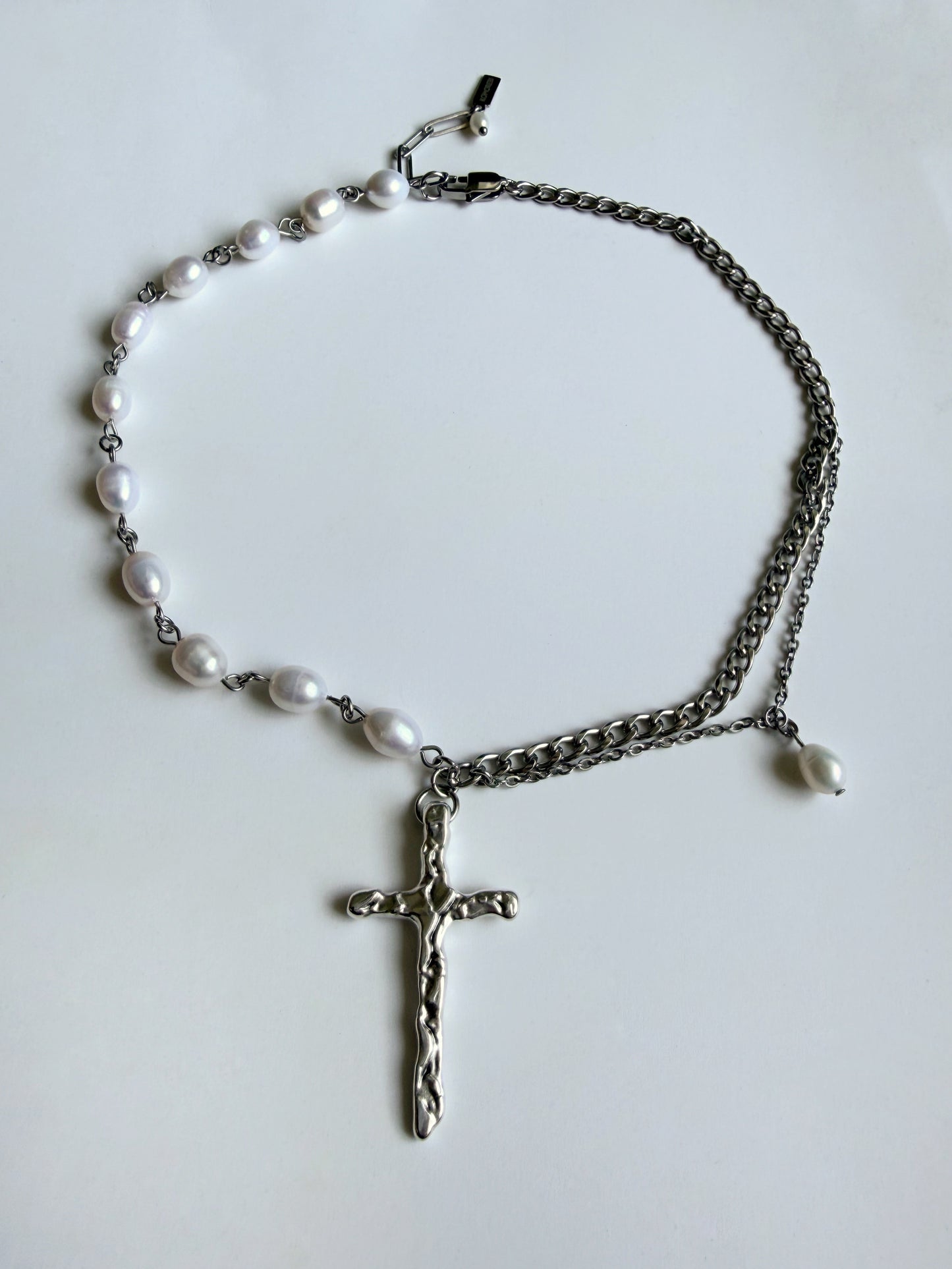 Cross & freshwater pearl necklace