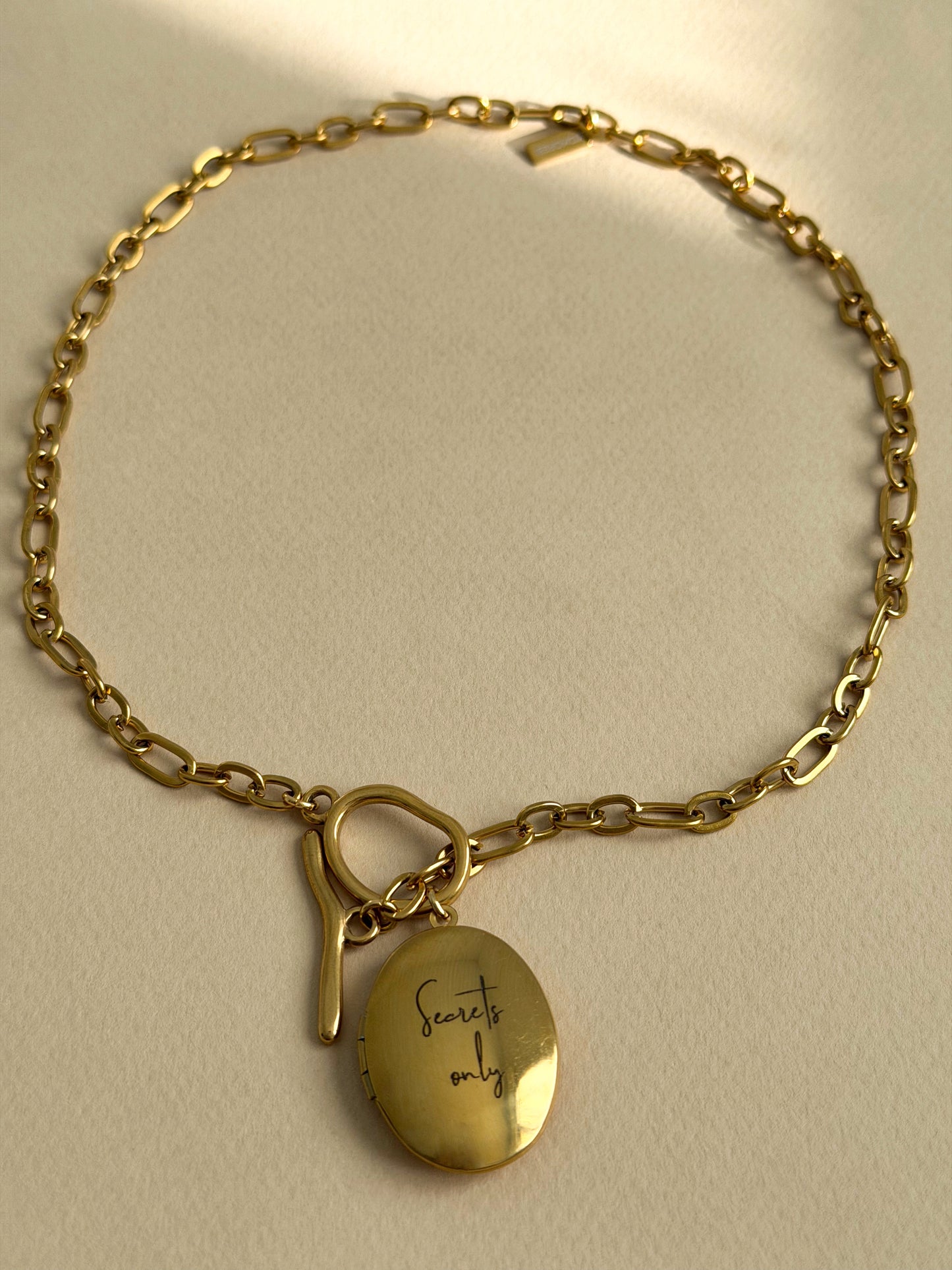 Collier médaillon ouvrant