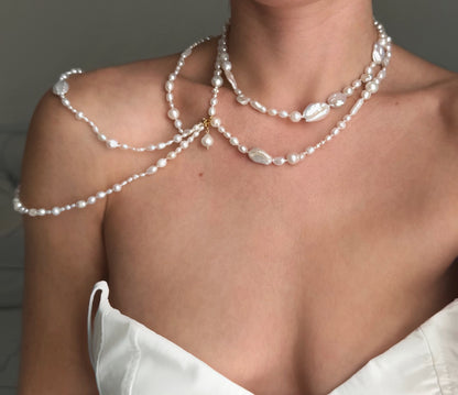 The pearl shoulder necklace