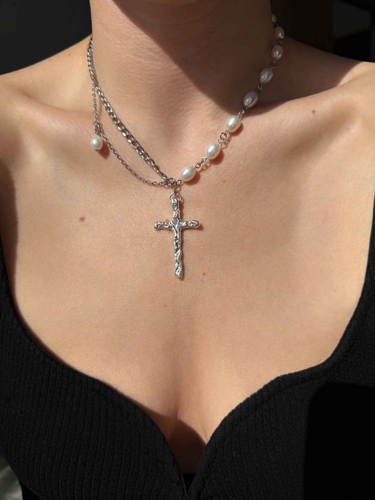 Cross & freshwater pearl necklace