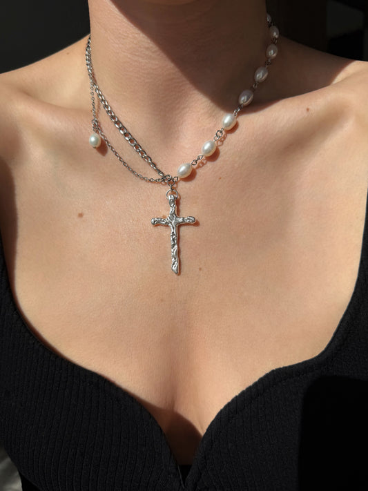 Collier croix & perles d’eau douce