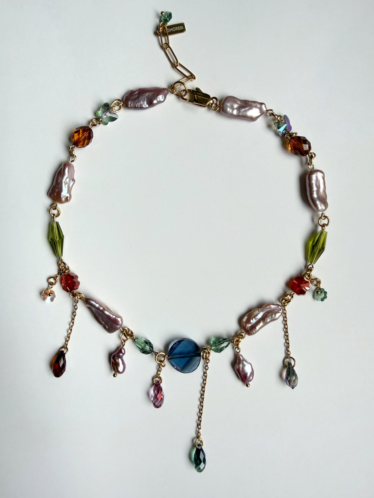 Collier de perles baroques roses et de cristaux multicolores