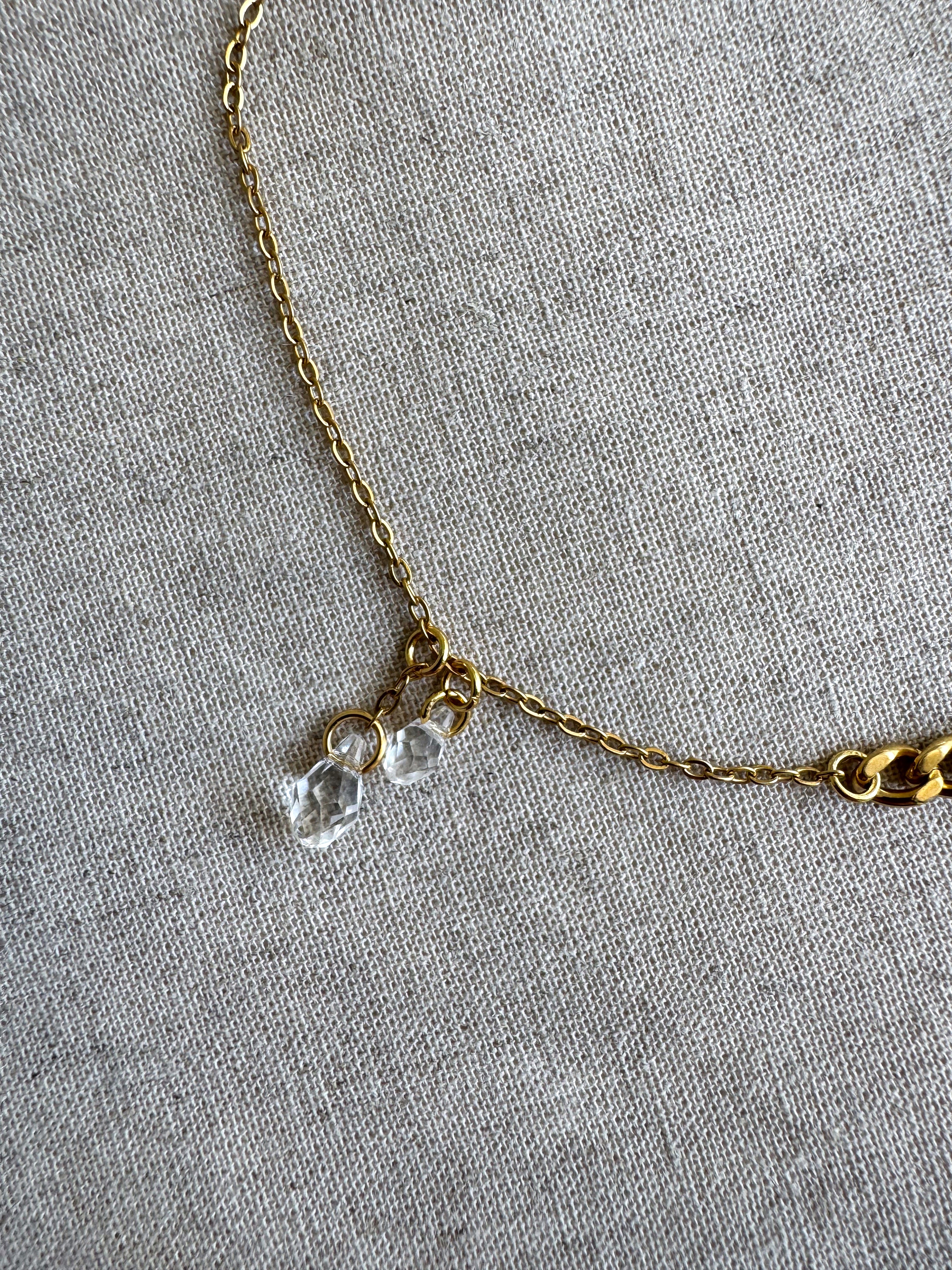 Chaîne de visage dorée avec pendentifs gouttes