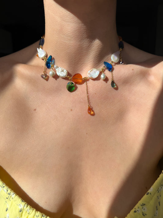 Collier de perles baroques et de cristaux multicolores