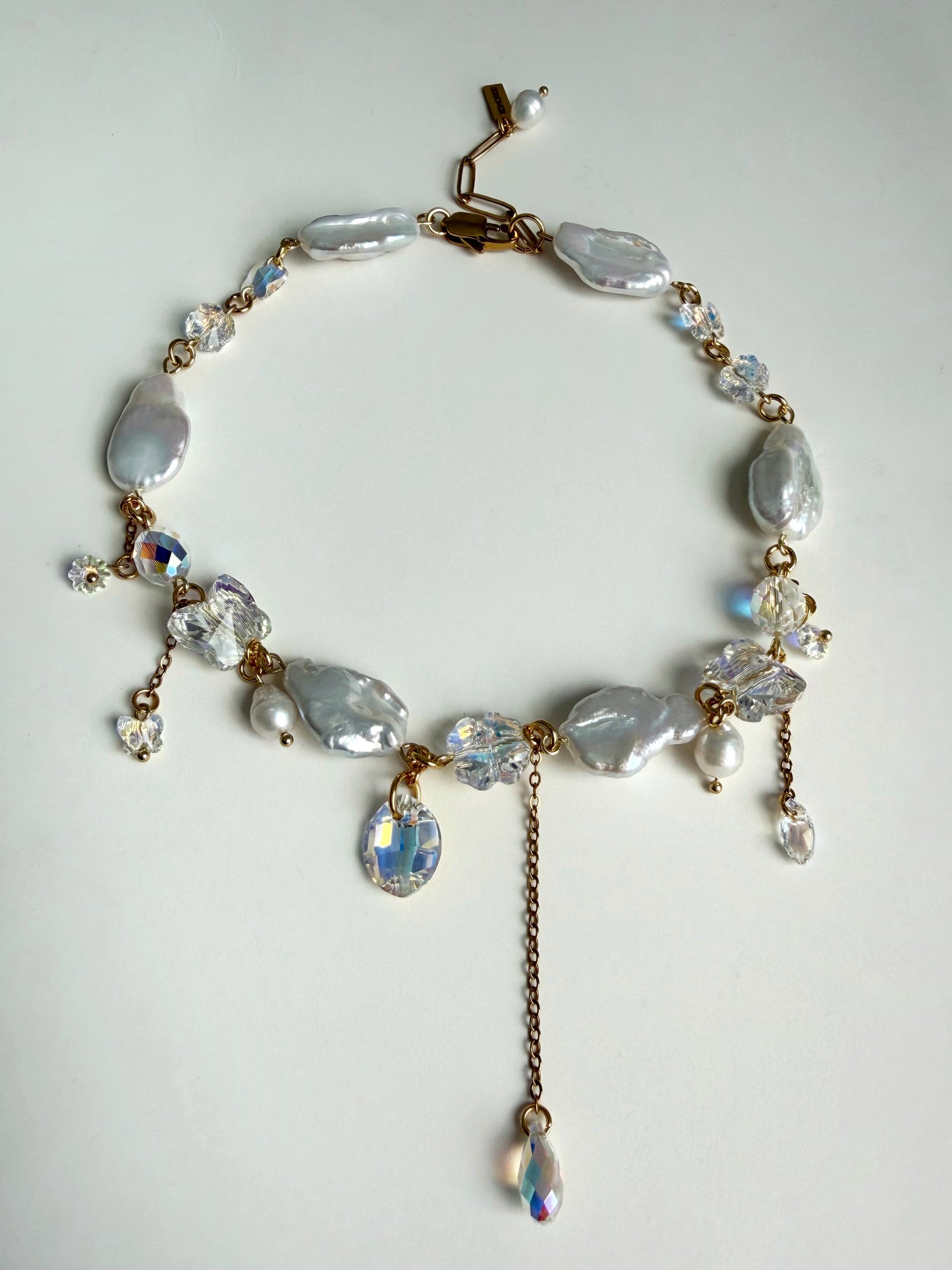 Chocker de perles baroques et de cristaux AB