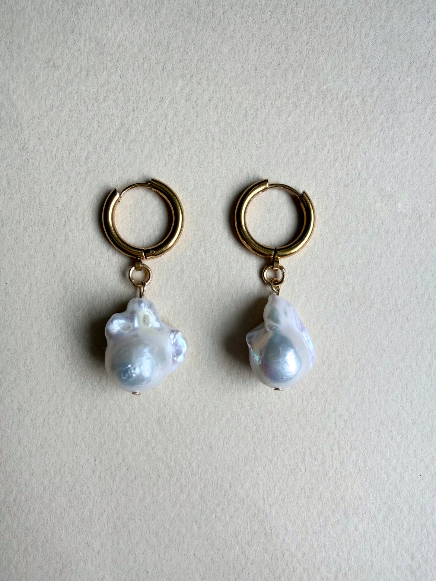 Baroque pearl hoop earrings