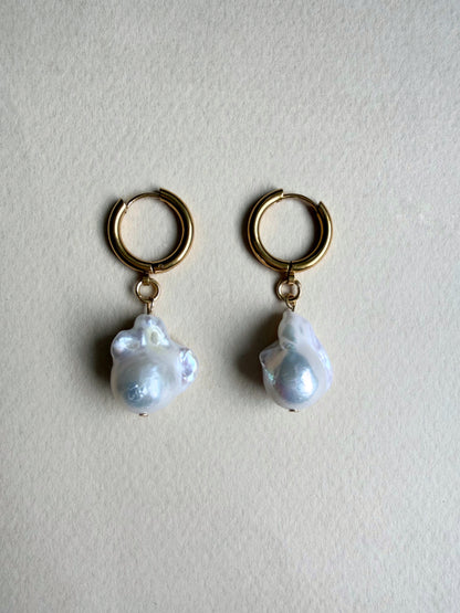 Baroque pearl hoop earrings