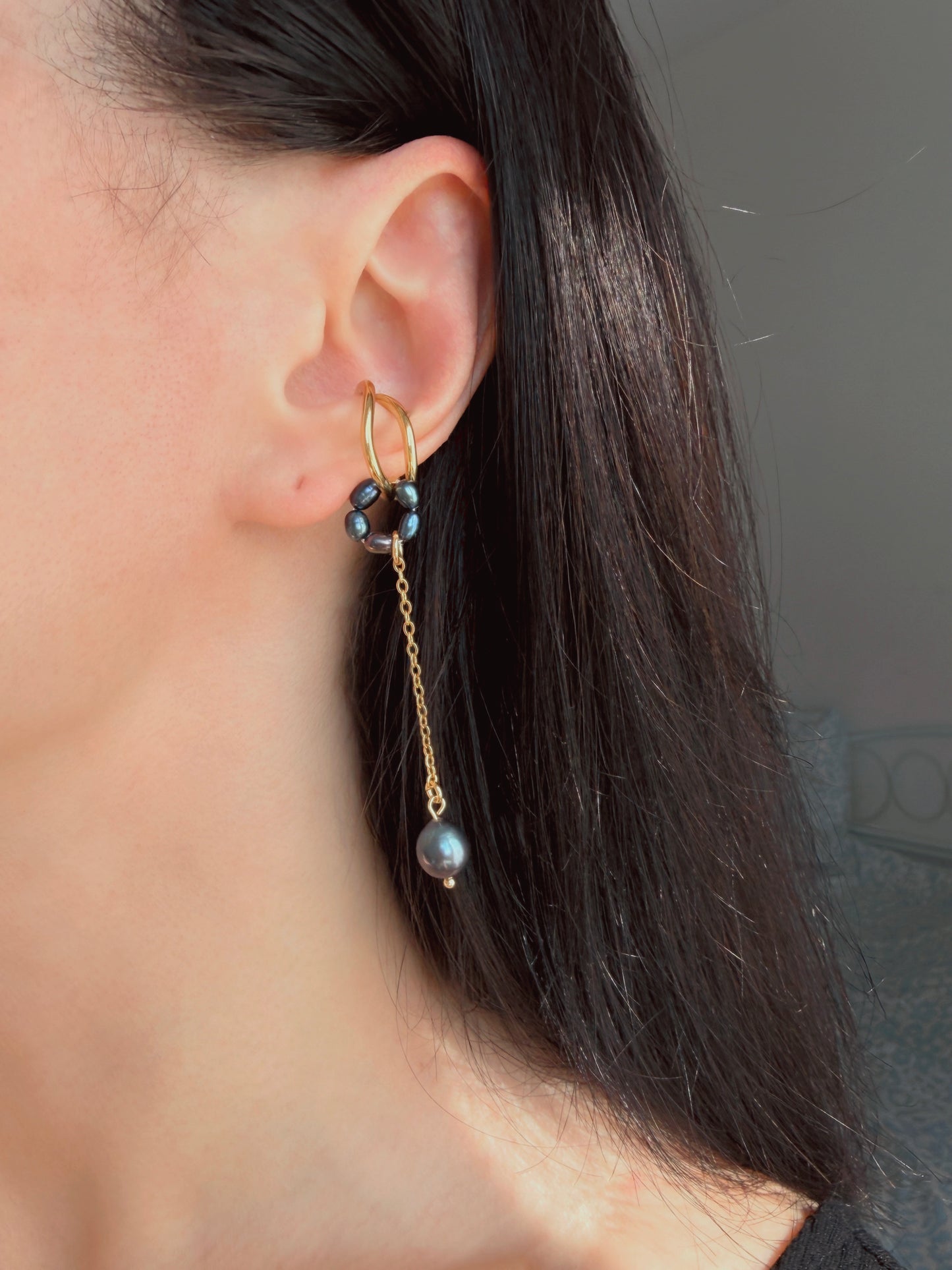 Ear cuff avec perles bleues