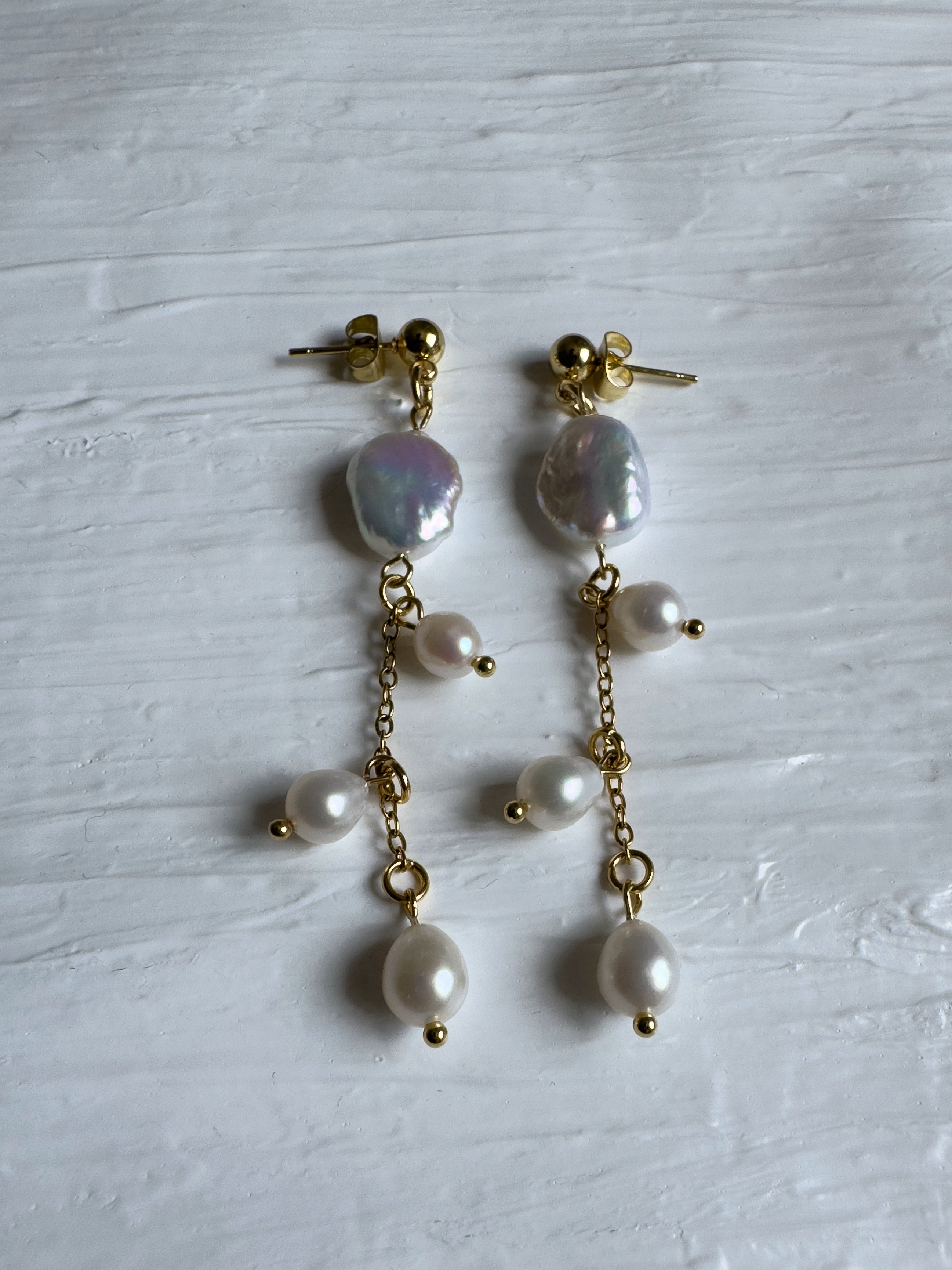 Boucles d’oreilles pendantes de perles d’eau douce