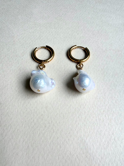 Baroque pearl hoop earrings