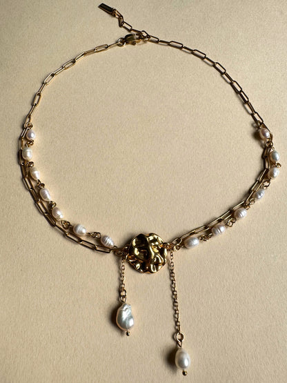 Mehrreihige Halskette mit Süßwasserperlen