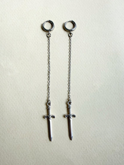 Boucles d’oreilles longues épée