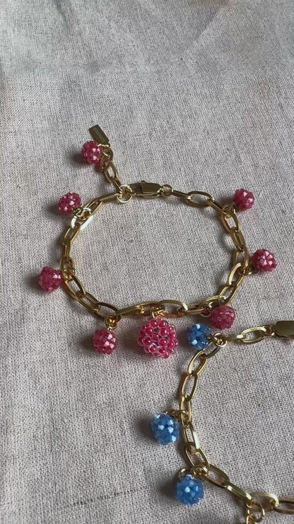 Fruchtarmband mit mehreren Charms