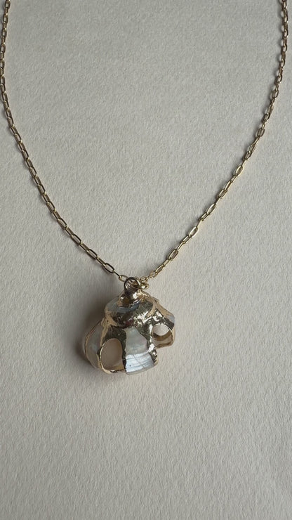 Collier pendentif coquillage