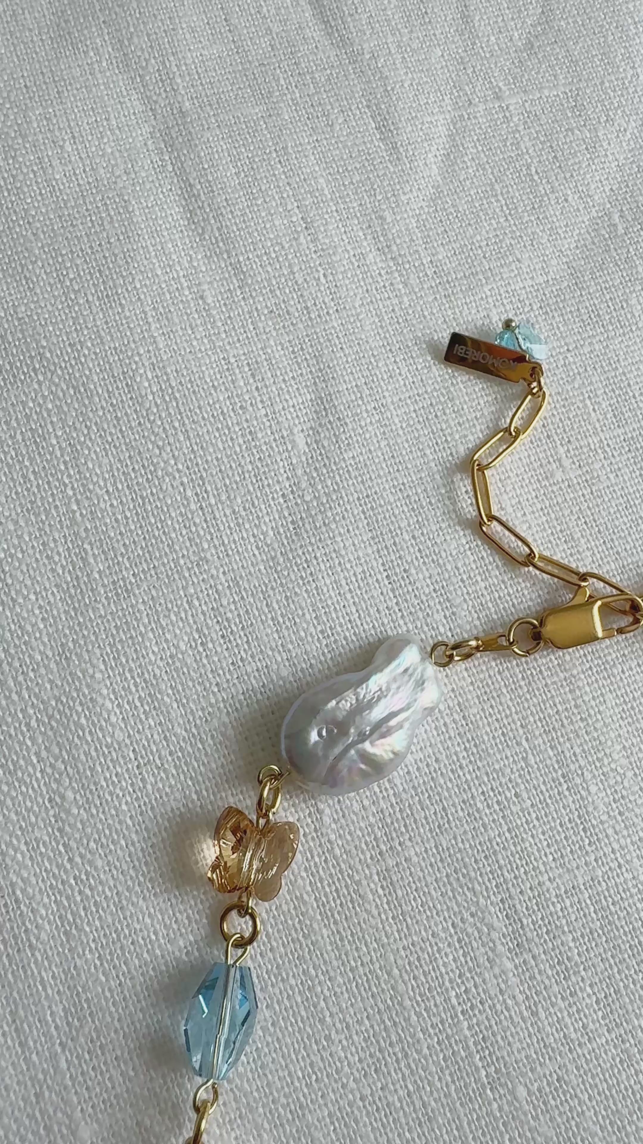 Collier de perles baroques et de cristaux multicolores